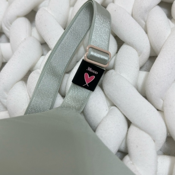 Victoria Secret Bra - Picture 6 of 6